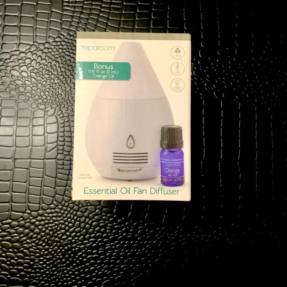 NWOT Sparoom essential oil fan diffuser